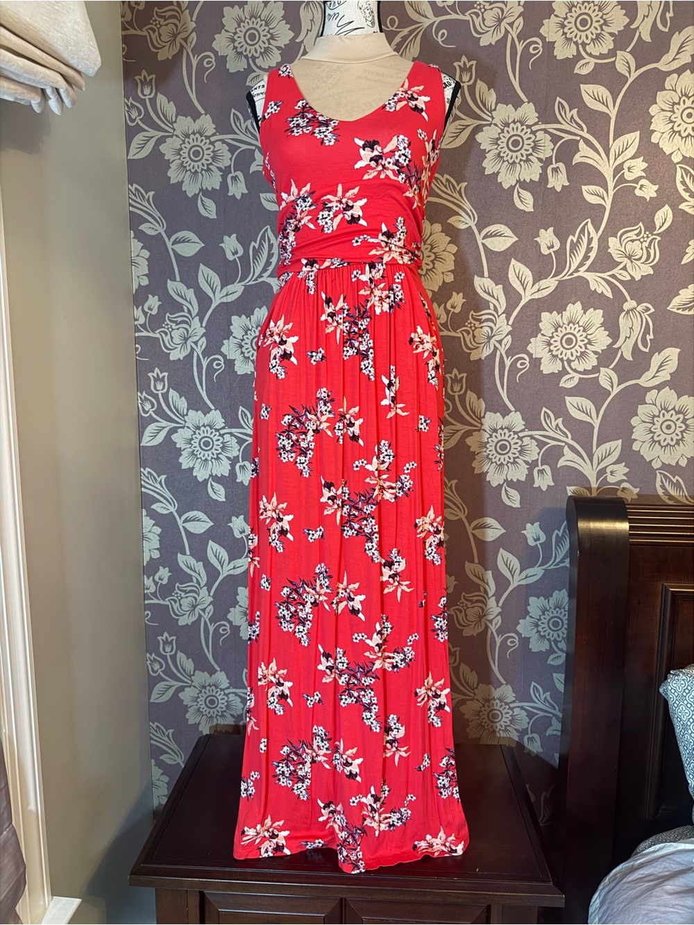 St. Tropez Red Floral Sleeveless Maxi Dress with pockets - Size Small